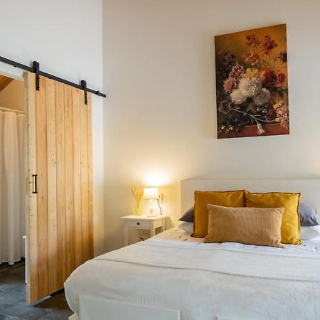 Bed and Breakfast Logies De Houtdijk Харих Экстерьер фото